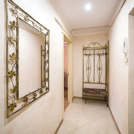 On Svobody Avenue- The Center Of Apartman *