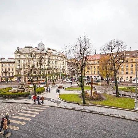 On Svobody Avenue- The Center Of Apartment Lviv