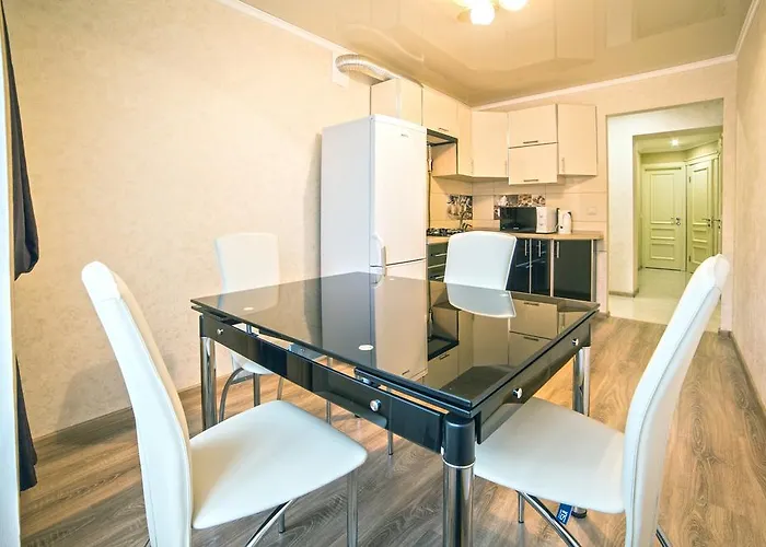 On Svobody Avenue- The Center Of 아파트 리비프